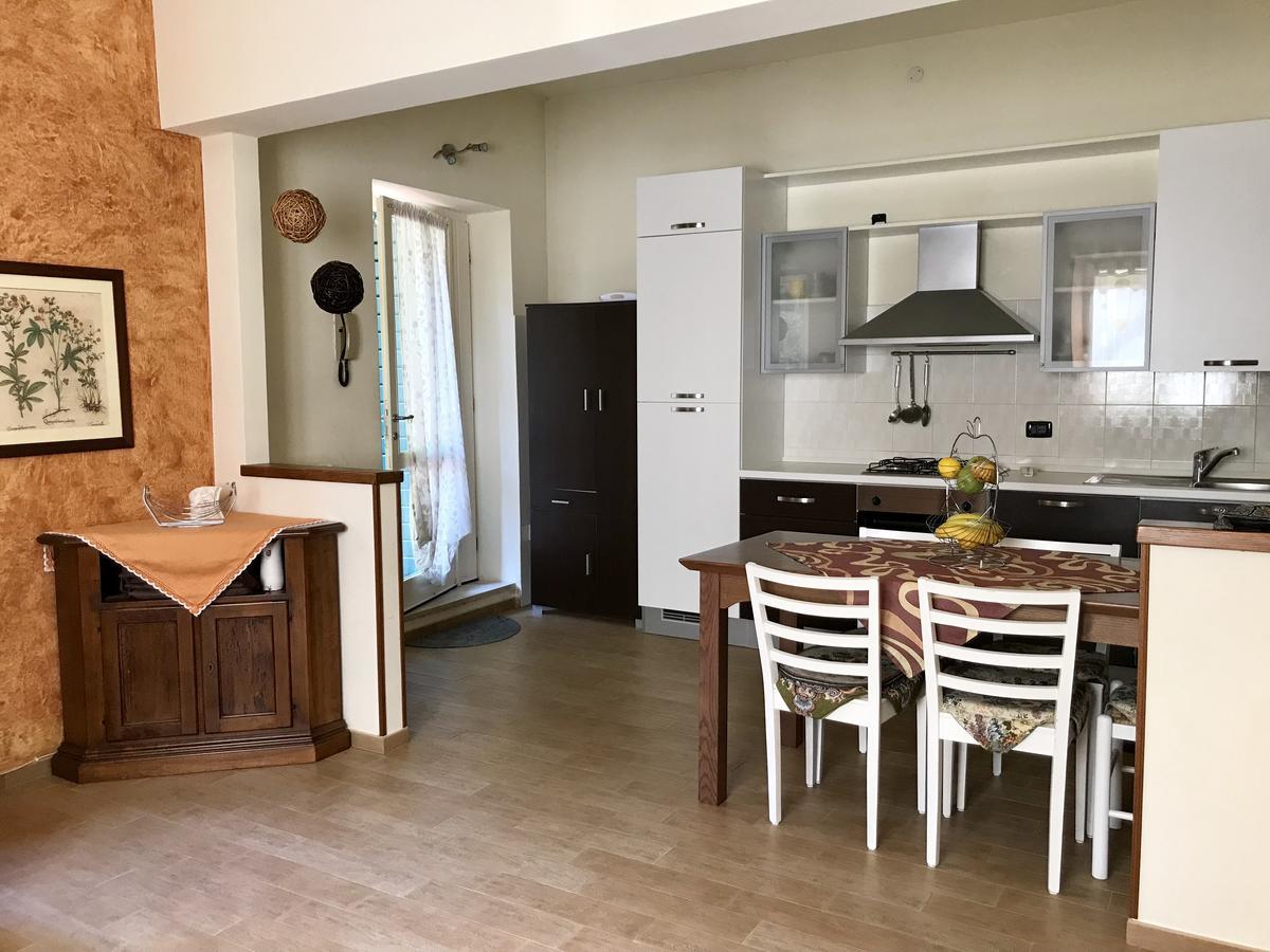 Casa Nicole Lägenhet Lake Garda Exteriör bild